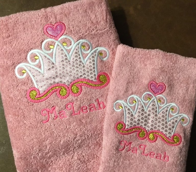 Princess crown Bath Towel personalized for free, Princess gifts in Kids
