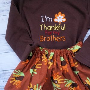 Thanksgiving thankful outfits for the whole family